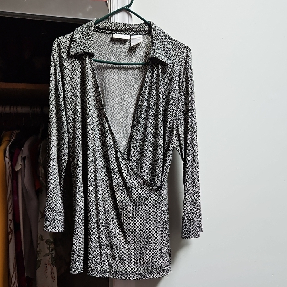 Worthington Black and White Blouse***BUNDLE FOR EXTRA DISCOUNT ***